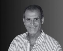 رئيس الاتحاد الأفريقي لكرة القدم  يقدم تعازيه في وفاة أسطورة كرة القدم المغربية والأفريقية أحمد فرس