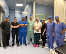 (ONCORAD Group) تُجري أول عملية جراحية روبوتية لزراعة صمام بولي صناعي في  إفريقيا