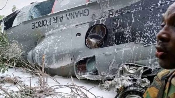 مصرع وزيري الدفاع والبيئة وعدة مسؤولين في غانا إثر تحطم مروحية عسكرية