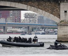فرنسا تحتجز مشتبهاً به بعد العثور على جـ ـثـ.ـث 4 رجال في نهر السين ( جزائريان وتونسي وفرنسي )