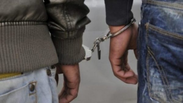 توقيف شخصين كانا ينصبان على المواطنين في التسجيل في المباريات والتشغيل بمؤسسات