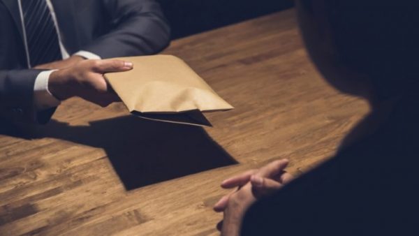 الرقم الأخضر يطيح  بنائب رئيس جماعة  بمدينة آزمور