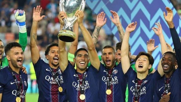 الجامعة تهنئ حكيمي بعد تتويجه بكأس السوبر الأوروبي