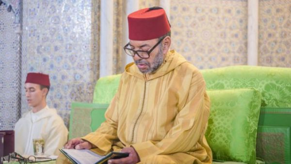 أمير المؤمنين يترأس حفلا دينيا إحياء لليلة المولد النبوي الشريف ( فيديو )