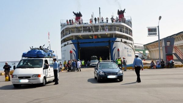 الناضور….. الجمارك  تعثر  على 76 ألفا و841 قرصا مهلوسا داخل سيارة قادمة من دولة أوروبية