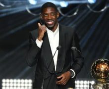 الفرنسي عثمان ديمبيلي يفوز بجائزة الكرة الذهبية 2025