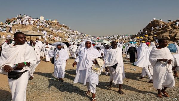وزارة الأوقاف  تُحدد تواريخ استخلاص مصاريف الحج للمسجلين في لوائح الانتظار