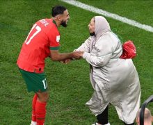 مصائب بعض المنصات …قتـ ـلوا والدة  الاعب سفيان بوفال وهي حية تُرزق