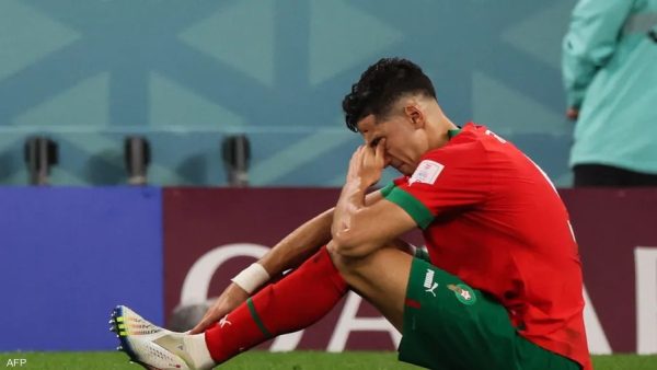 هجــ ـوم مفاجئ على اللاعب نايف أكرد في مطار بفرنسا