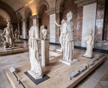 في 7 دقائق فقط.. سرقة مجوهرات “لا تقدر بثمن” من متحف اللوفر