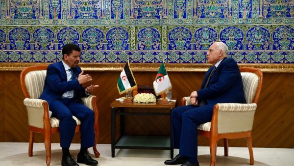 هل بدأت الجزائر في التخلي عن  “البوليساريو ”  تدريجيا ؟ رقصة الديك المـ ـذبوح