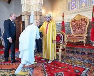 جلالة الملك يستقبل الولاة والعمال الجدد المعينين بالإدارة الترابية