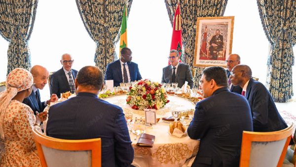 جلالة الملك يقيم مأدبة غداء على شرف الوزير الأول السنغالي والوفد المرافق له