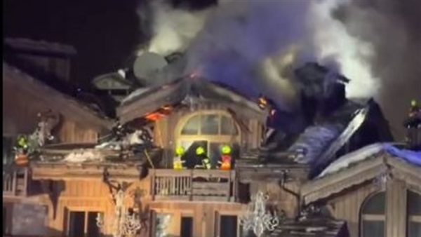 فرنسا …إجلاء 270  شخص من فندق اندلعت  فيه النيران بجبال الألب ( فيديو )