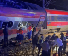 إسبانيا تشهد رابع حادث قطار خلال أسبوع…..قطار يصدم رافعة