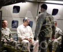 ترامب: يكشف التفاصيل الكاملة حول طريقة اعتقال الرئيس الفنزويلي وزوجته ونقلهما للولايات المتحدة الأمريكية  ( أول صورة لإعتقال الرئيس )