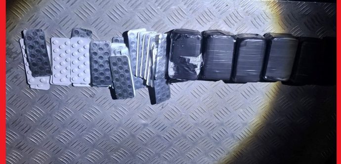 باب سبتة….حجز سيارة محملة بالأقراص المهلوسة وتوقيف السائق