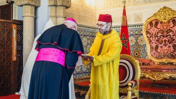 جلالة الملك يستقبل بالرباط عددا من السفراء الأجانب
