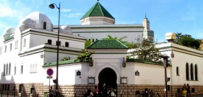 انقسام في صفوف المسلمين بفرنسا بين الصيام اليوم الأربعاء وغد الخميس