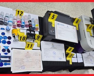 طنجة …توقيف مسير نادي للأنترنت ومستخدمة بسبب تزوير الشواهد والديبلومات وبيعها للعموم