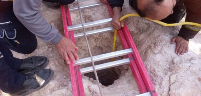 سوريا …6 ساعات لإنقاد  طفل سقط في بئر  عمقه 30 متراً وقطره 35 سنتمتر( فيديو )