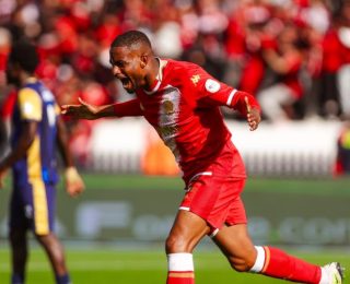 الوداد يتأهل لربع نهائي كأس الكاف متصدرا المجموعة بعد فوزه على عزام التنزاني