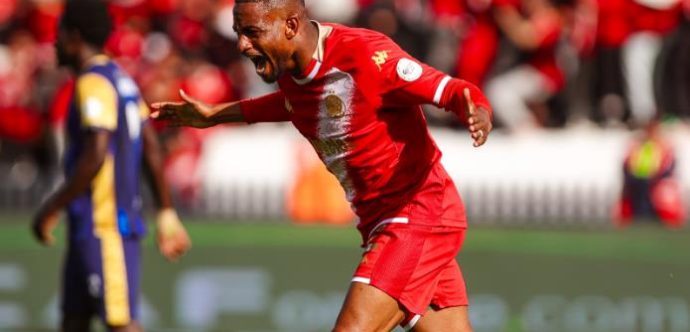 الوداد يتأهل لربع نهائي كأس الكاف متصدرا المجموعة بعد فوزه على عزام التنزاني