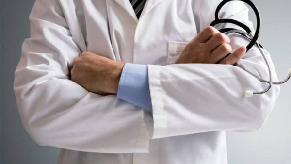 مارس حياتك كطبيب …فهي  ليست ساحة إسعاف مفتوحة لكل من يريد أن يفرغ سمومه فيك.
