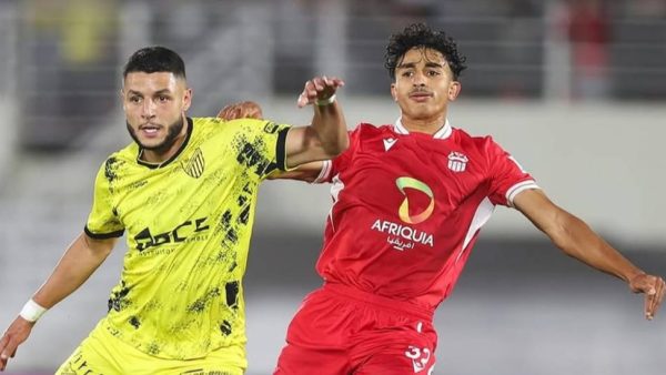 المغرب الفاسي يمطر شباك حسنية أكادير برباعية ويتربع على عرش البطولة الإحترافية