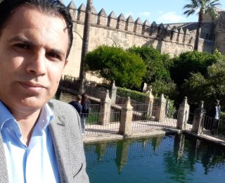 السعادة الحقيقية هي : الاستغناء عن شيئين: التفكير فيما مضى… والخوف مما هو آت