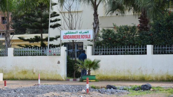 الدرك الملكي يوقف مروجين للمحدرات ويحجز سيارة وكمية من الحشيش