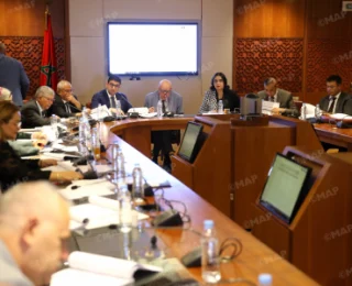 لجنة التعليم بمجلس النواب تصادق بالأغلبية على مشروع القانون المتعلق بإعادة تنظيم المجلس الوطني للصحافة