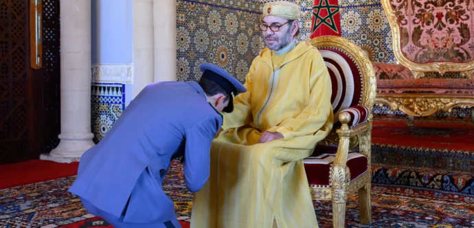 الملك محمد السادس  يُعينُ ولي العهد الأمير مولاي الحسن في منصب بالقيادة العامة للقوات المسلحة الملكية.