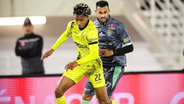 الرجاء ينقض على الصدارة بعد هزم المغرب الفاسي بعقر الدار ب(0-2)