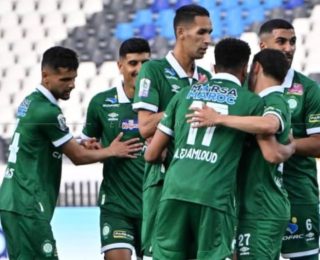 الرجاء ينتصر على الدفاع الجديدي ويواصل المطاردة