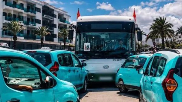 بسبب التصرفات الغير مقبولة لبعض مهنيي سيارات الأجرة بالمحمدية …منظمة حقوقية تنظم ندوة صحفية