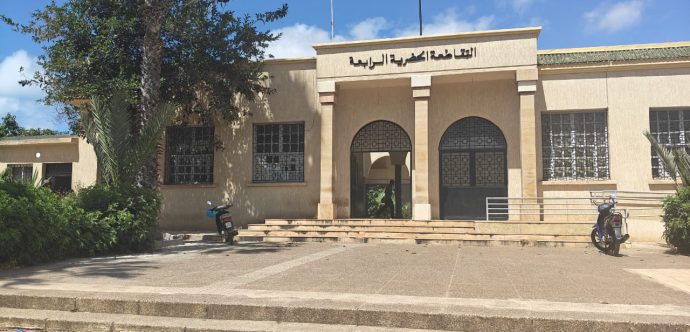 المحمدية …مواطنون يشتكون من تصرفات موظف بالملحقة الإدارية للجماعة  بالمقاطعة الرابعة