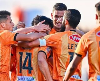 نهضة بركان تنتصر على إتحاد تواركة بشق الأنفس ب(4-3)