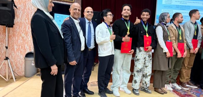 طالبان بكلية العلوم بن مسيك  بالدارالبيضاء وطلبة بكلية العلوم والتقنيات بسطات يحصلون على ميداليات ذهبية في مسابقة دولية في التكنولوجيا( صور )