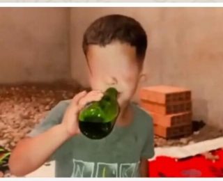 بعد ضجة ”  فيديو ” إرغام طفل على شرب الخمر …اعتقال المتورط الرئيسي ببنسليمان