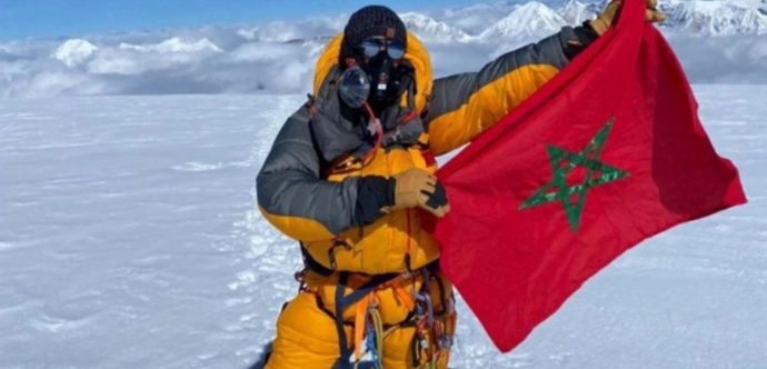 جلالة الملك يهنئ المتسلقة العالمية نوال صفنضلة إثر الإنجاز الرياضي الكبير الذي سجلته بتسلقها لقمتي إيفيريست ولوتسي المتجاورتين
