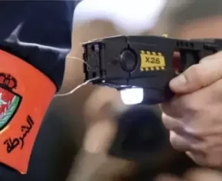 فاس….رغم إصابته بالرصاص في رجليه استمر في التهديد ومنظومة السلاح البديل “TASER” تحسم الموقف