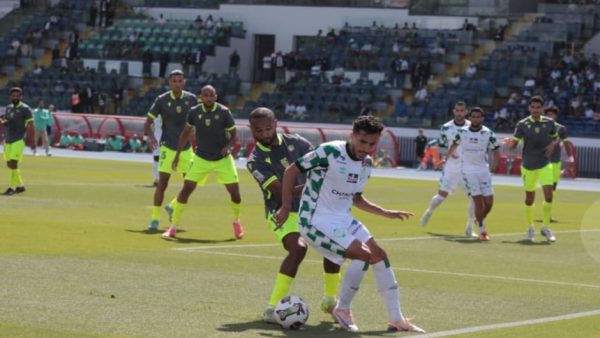 الرجاء ينجو من فخ إتحاد تواركة ويكتفي بالتعادل