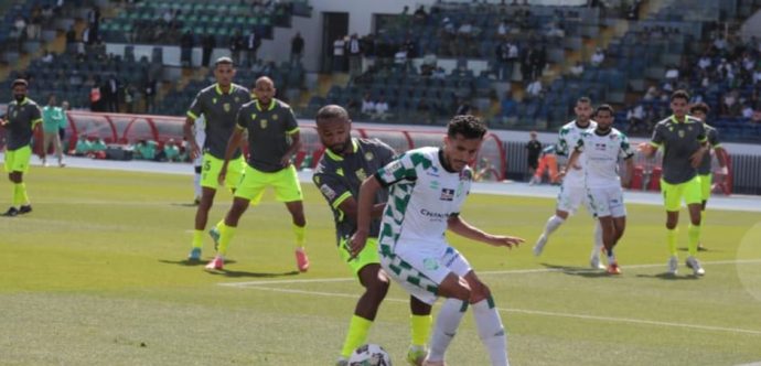 الرجاء ينجو من فخ إتحاد تواركة ويكتفي بالتعادل