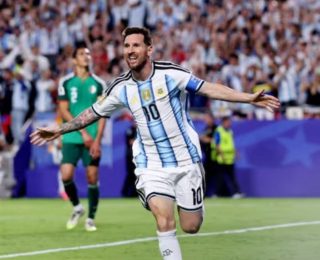 منتخب الأرجنتين يكتسح منتخب الجزائر بثلاثية نظيفة