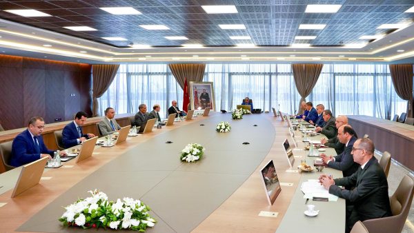 المدير العام للأمن الوطني ولمراقبة التراب الوطني يترأس اجتماع عمل استراتيجي لوضع خارطة طريق جديدة لأمن الملاعب الرياضية