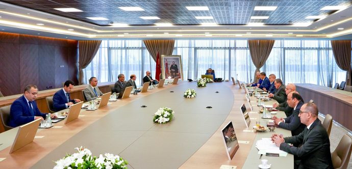 المدير العام للأمن الوطني ولمراقبة التراب الوطني يترأس اجتماع عمل استراتيجي لوضع خارطة طريق جديدة لأمن الملاعب الرياضية