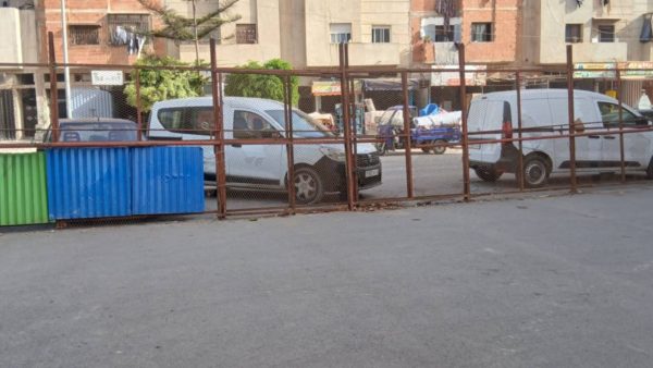 المحمدية …5 جمعيات تطالب بتحرير شارع أُغْلِق من طرف إتحاد ملاك ببني يخلف