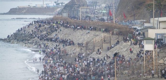 ارتفاع عدد ضحايا الهجرة غير النظامية إلى سواحل سبتة إلى 71 شخصا