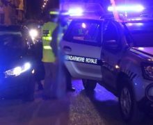 القنيطرة…من أجل النجاة بحياتهم من الإحتراق والرشق بالحجارة  والإعتداء،دركيون يطلقون الرصاص من مسدساتهم على متجمهرين